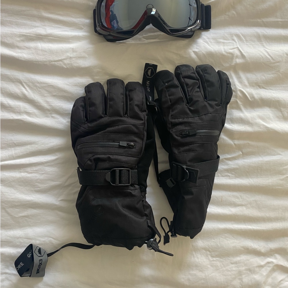 SKI SET FOR SALE- READ DESCRIPTION FOR DETAILS